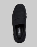 Cole Sepatu Slip On Casual Pria