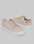 Details Sneakers Wanita