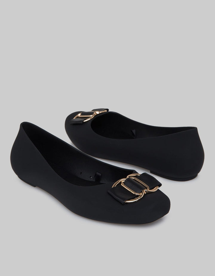 Details T-Bar Ribbon Sandal Wanita