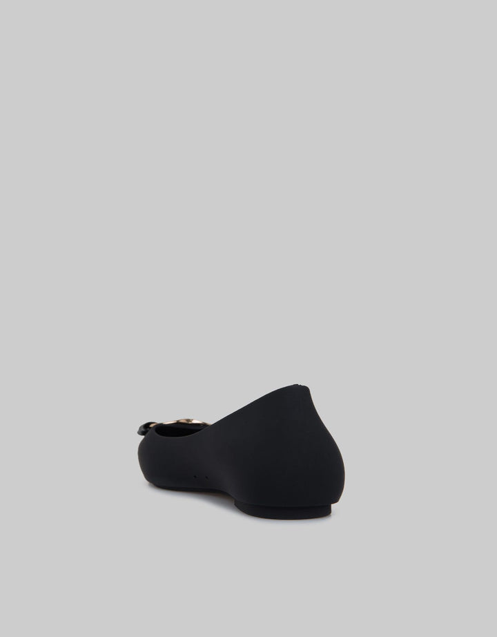 Details T-Bar Ribbon Sandal Wanita