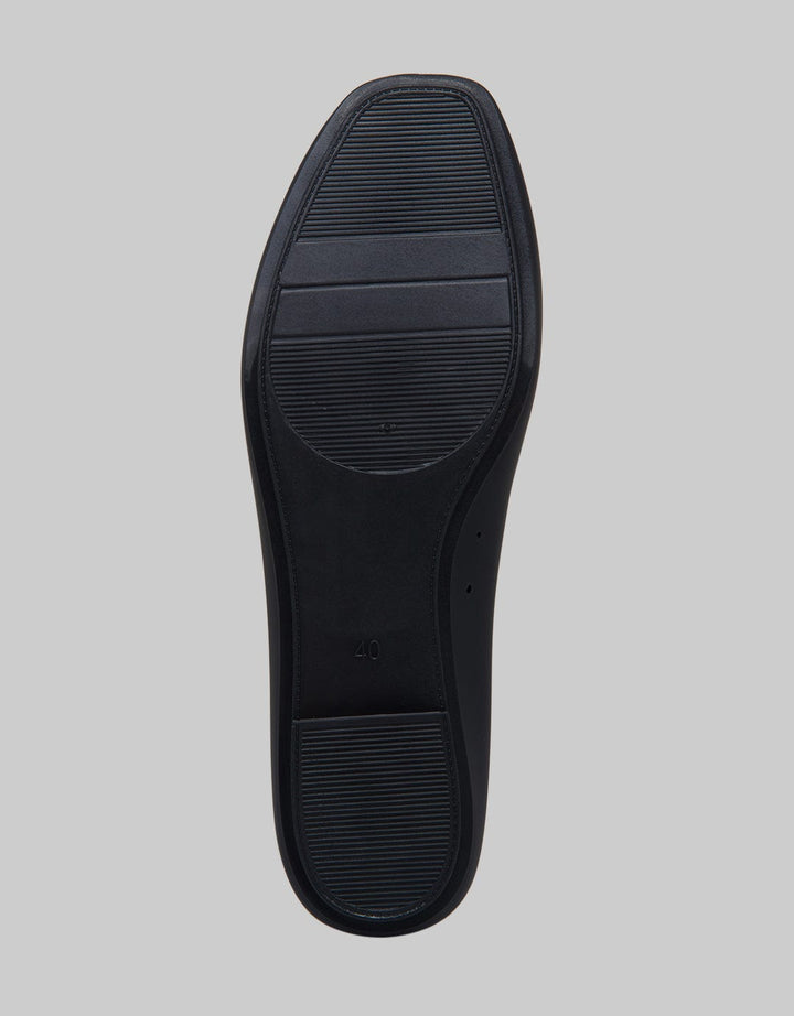 Details T-Bar Ribbon Sandal Wanita