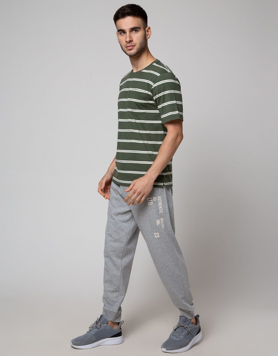 Details Neck Stripes Kaos Pria