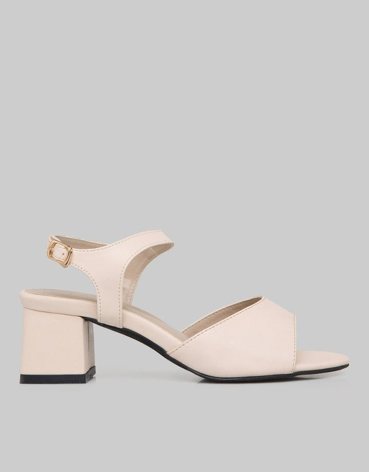 Yongki Komaladi Sandal Flip Flop