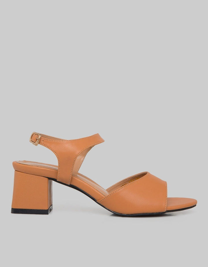 Yongki Komaladi Sandal Flip Flop