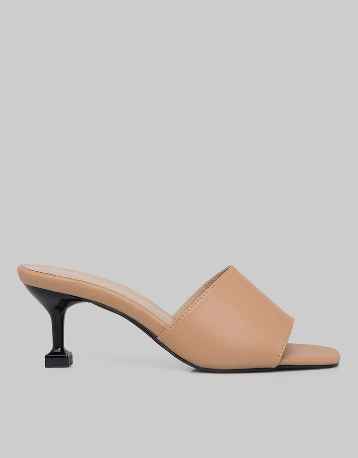 Yongki Komaladi Wekkend Big Strap Sandal