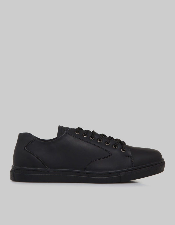 Yongki Komaladi Flat Shoes