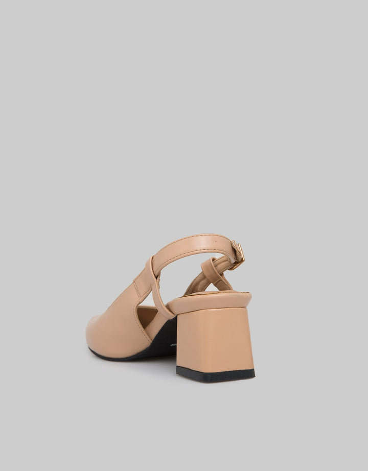 Yongki Komaladi Sandal Bustong