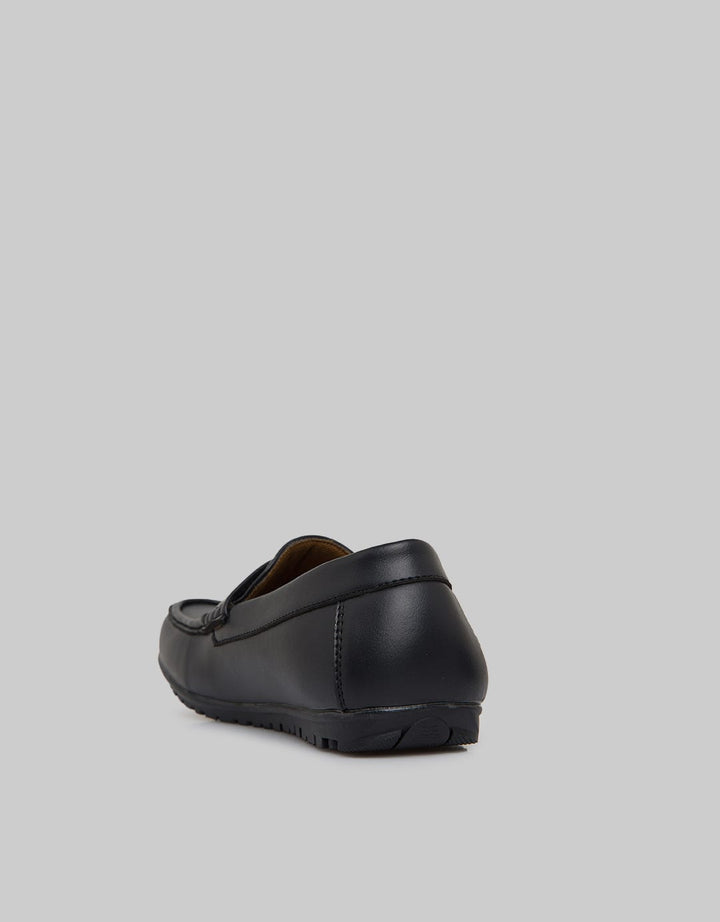 Yongki Komaladi Sepatu Casual