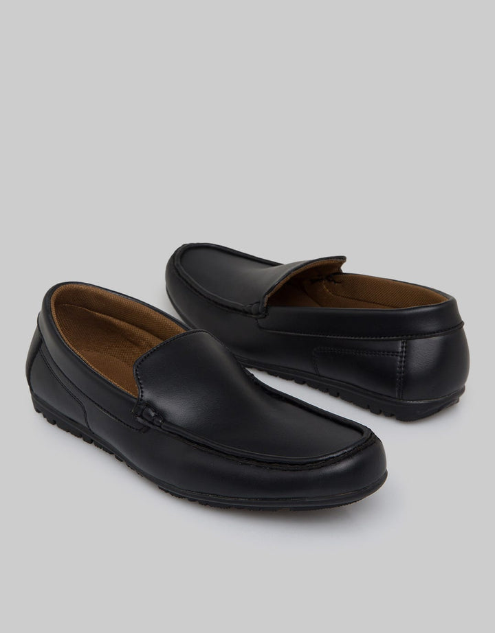 Yongki Komaladi Sepatu Muccasin