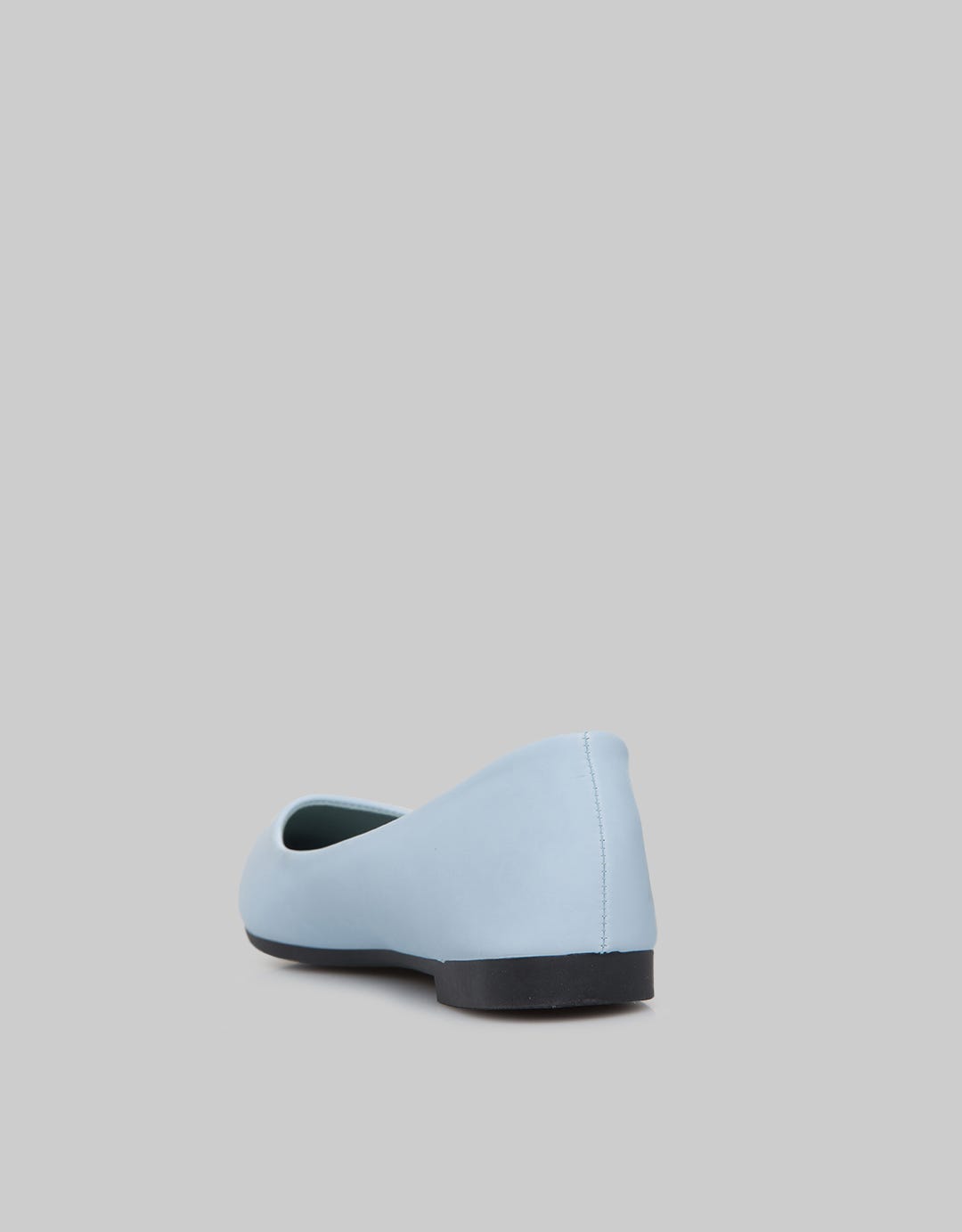 Yongki Komaladi Stitching Insole Flat Shoes