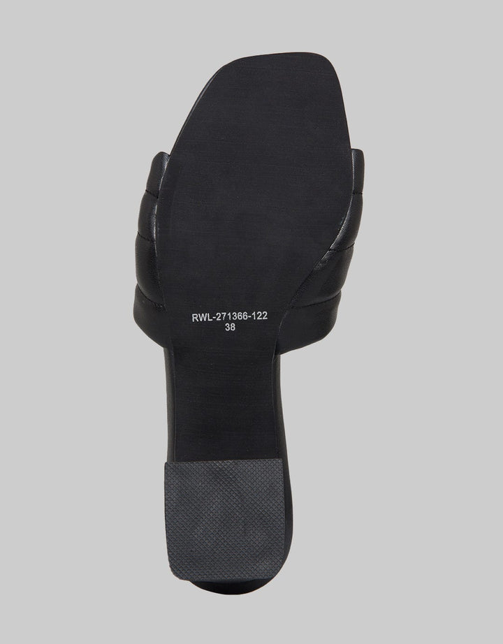 Yongki Komaladi Wekkend Sandal Strap