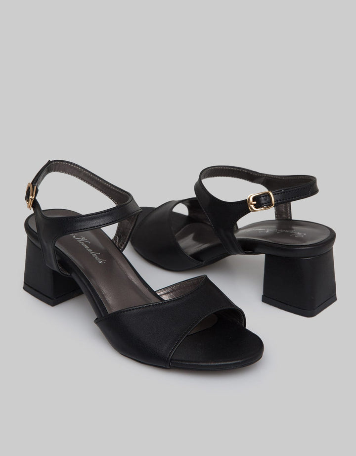 Yongki Komaladi Sandal Flip Flop