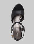 Yongki Komaladi Sandal Flip Flop