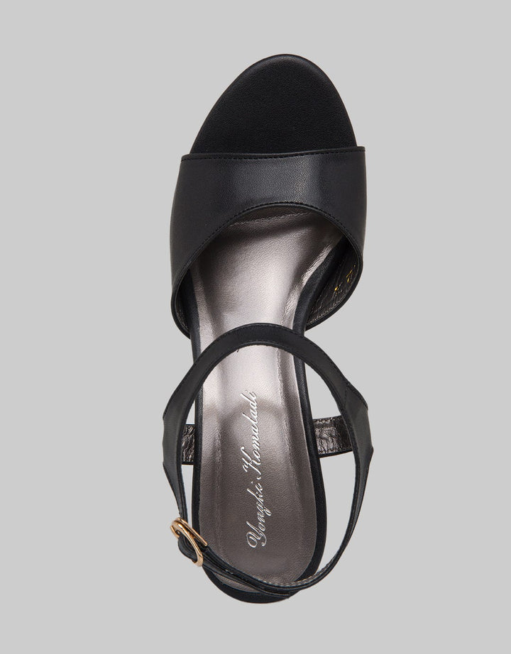 Yongki Komaladi Sandal Flip Flop