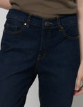 Expand Arevik Celana Jeans