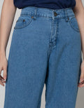 Expand Jaclyn Celana Jeans Wanita