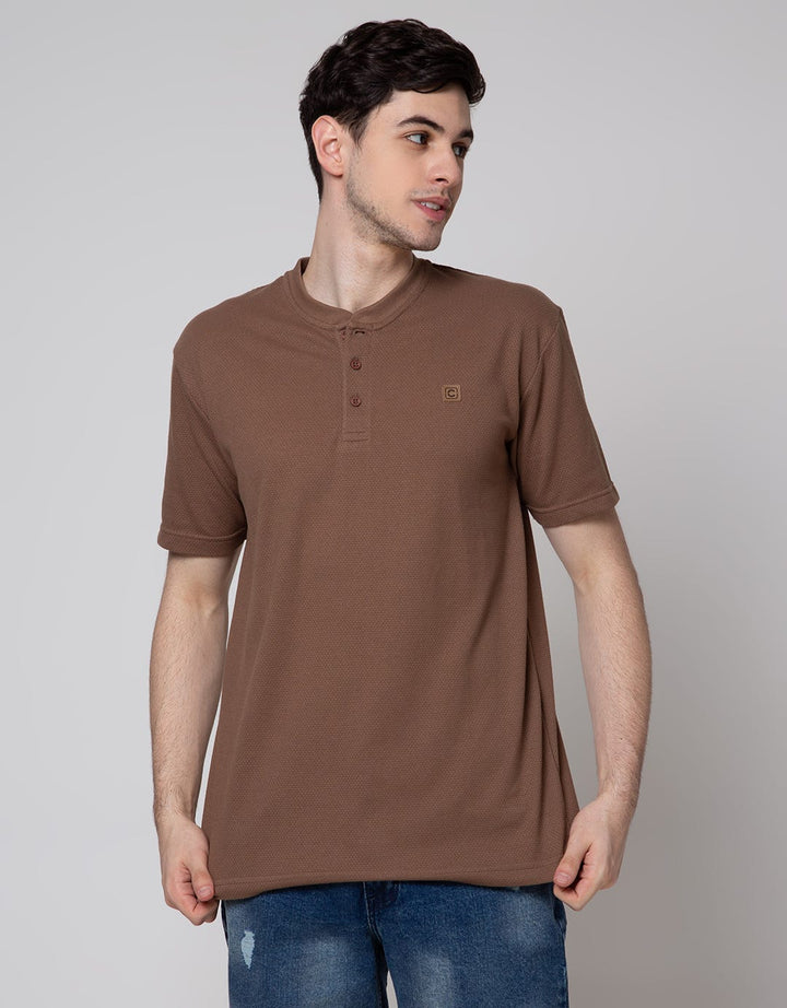 Cole Short Sleeve T-Shirt Henley With Pop Corn Look Solid