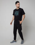 Cole Metaverse Print Kaos Casual Pria