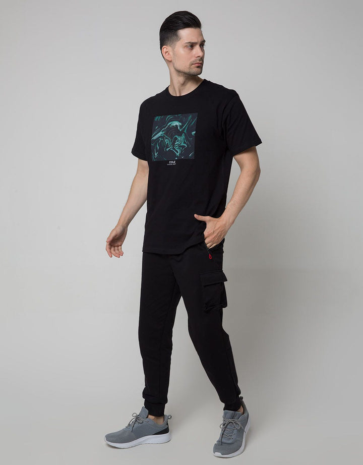 Cole Metaverse Print Kaos Casual Pria