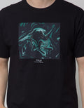 Cole Metaverse Print Kaos Casual Pria