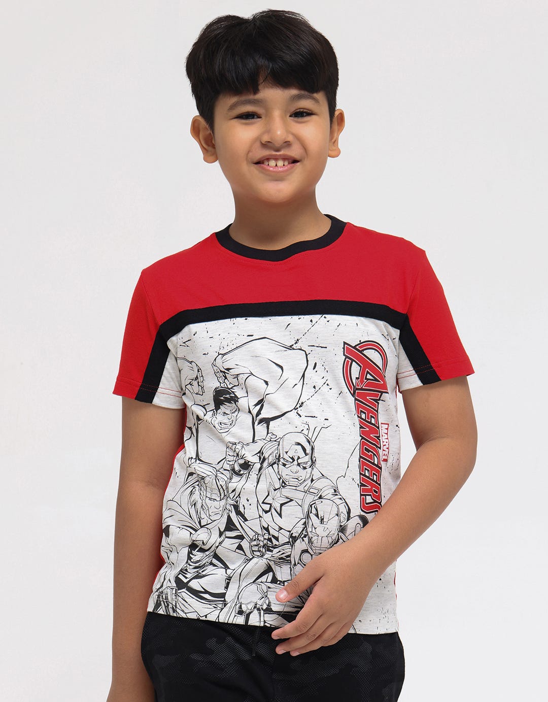 Marvel Short Sleeve T-Shirt Print Avenger Team Cutsewn Peterban