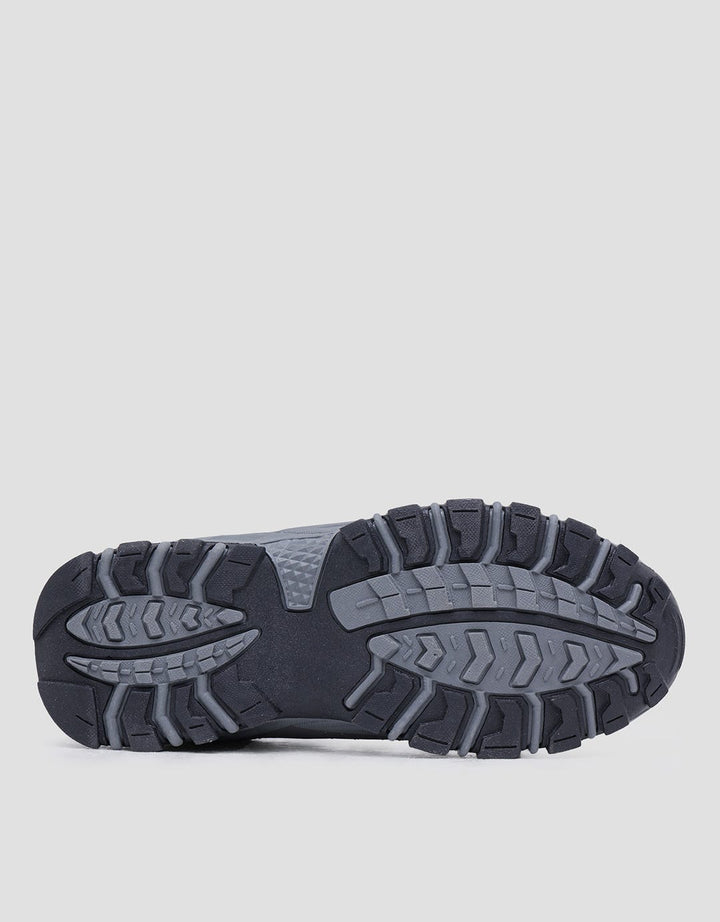 Cole Spcl01 Sepatu Outdoor Pria