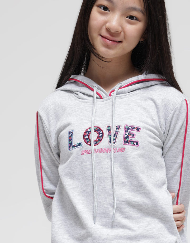 Nevada Emrbo Patch Love Sweater Anak Perempuan