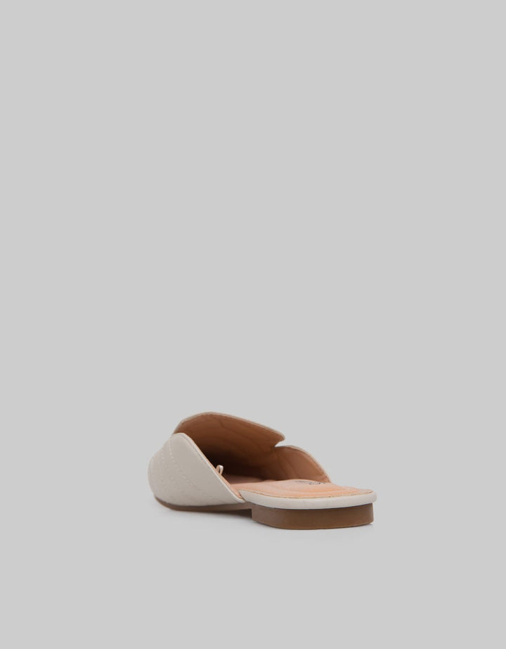 St. Yves Mcx Slip On Sandal Wanita
