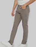 Izzue Chinos Plain Celana Panjang Pria