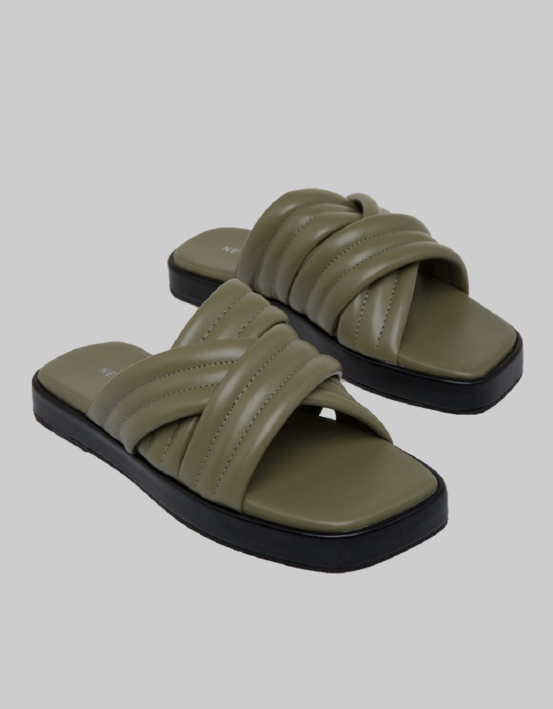 Nevada Quilted Cross Sandal Wanita