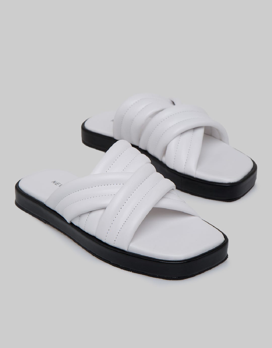 Nevada Quilted Cross Sandal Wanita