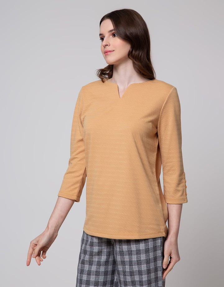 St. Yves Emboss Dot Salur Kaos Wanita