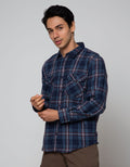Details Flanel Yarn Kemeja Pria
