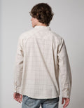 Details Yarndyed Classic Kemeja Pria