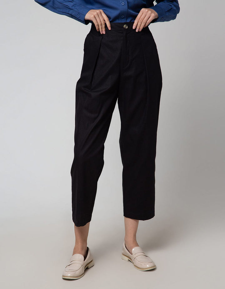 Details Long Pants Reguler Fit Button Opening