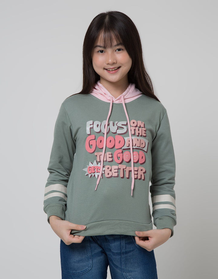 Nevada On The Good Sweater Anak Perempuan