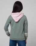 Nevada On The Good Sweater Anak Perempuan
