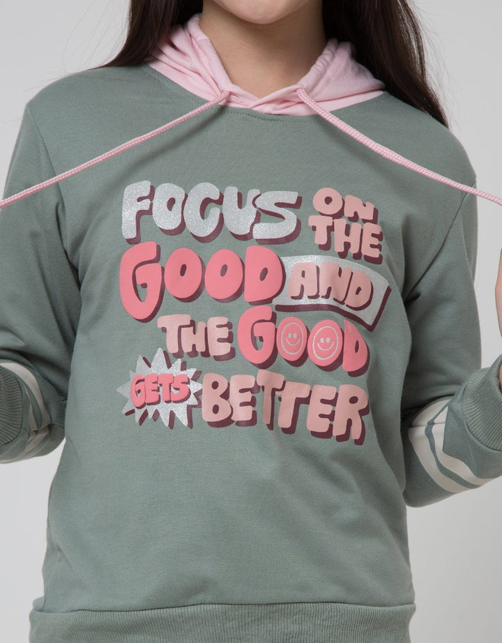 Nevada On The Good Sweater Anak Perempuan
