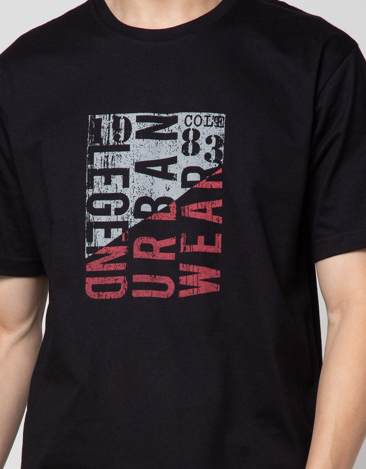 Cole Urband Legend Print Kaos Pria