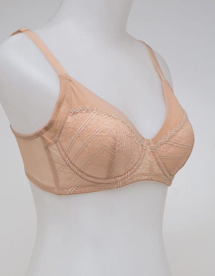 St. Yves Non Push Up Regular Bra Wired With Laces N Mesh