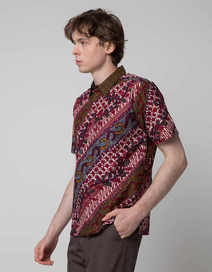 Arjunaweda Hem Batik Lengan Pendek Parang Kawung