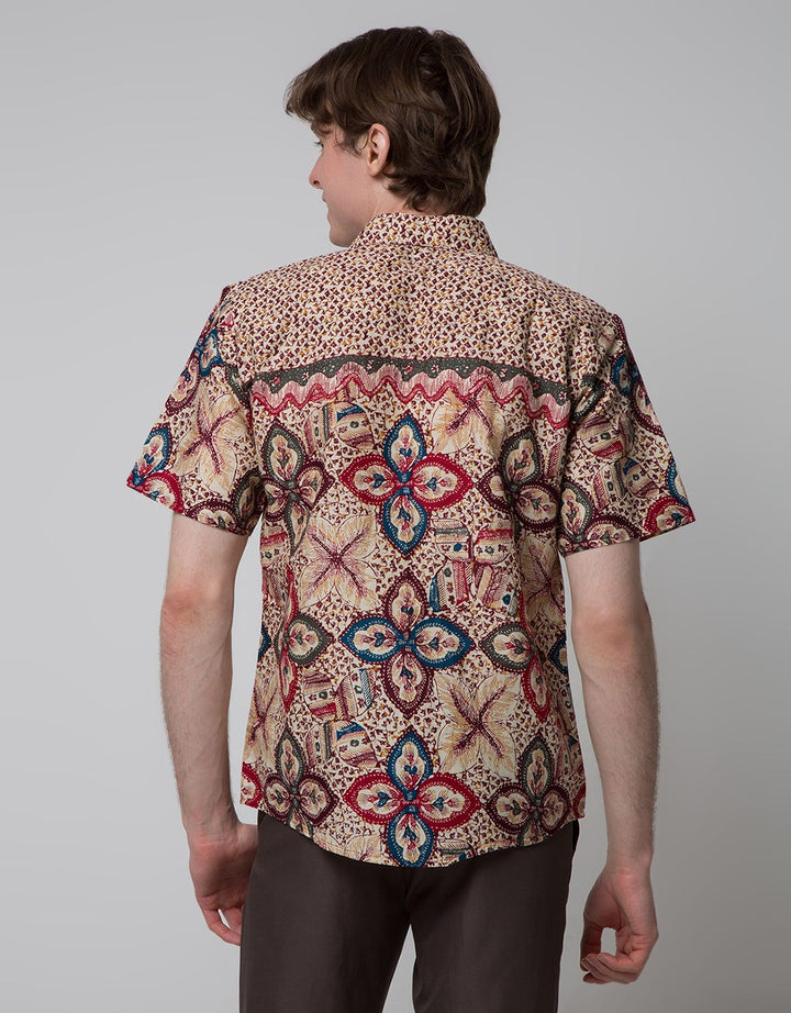 Arjunaweda Hem Batik Lengan Pendek Semanggi Warna