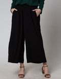 St. Yves Coulotte Gynella Cursh Fabric Celana Panjang Wanita
