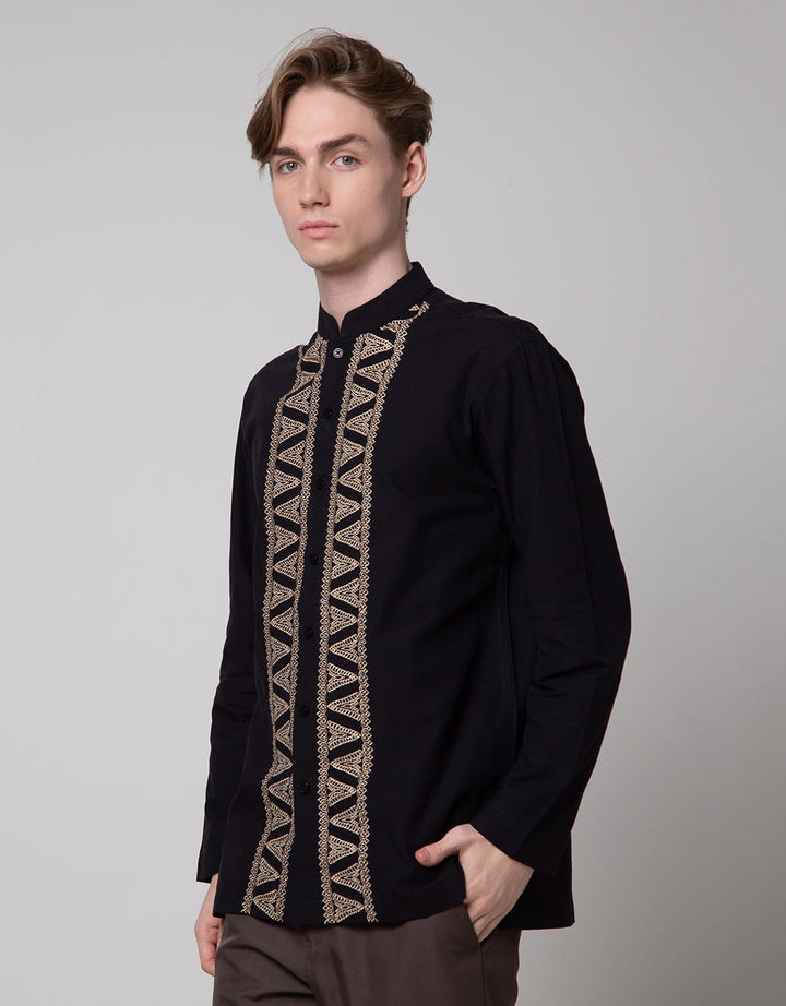 Intresse Baju Koko Lengan Panjang Grassland Pria