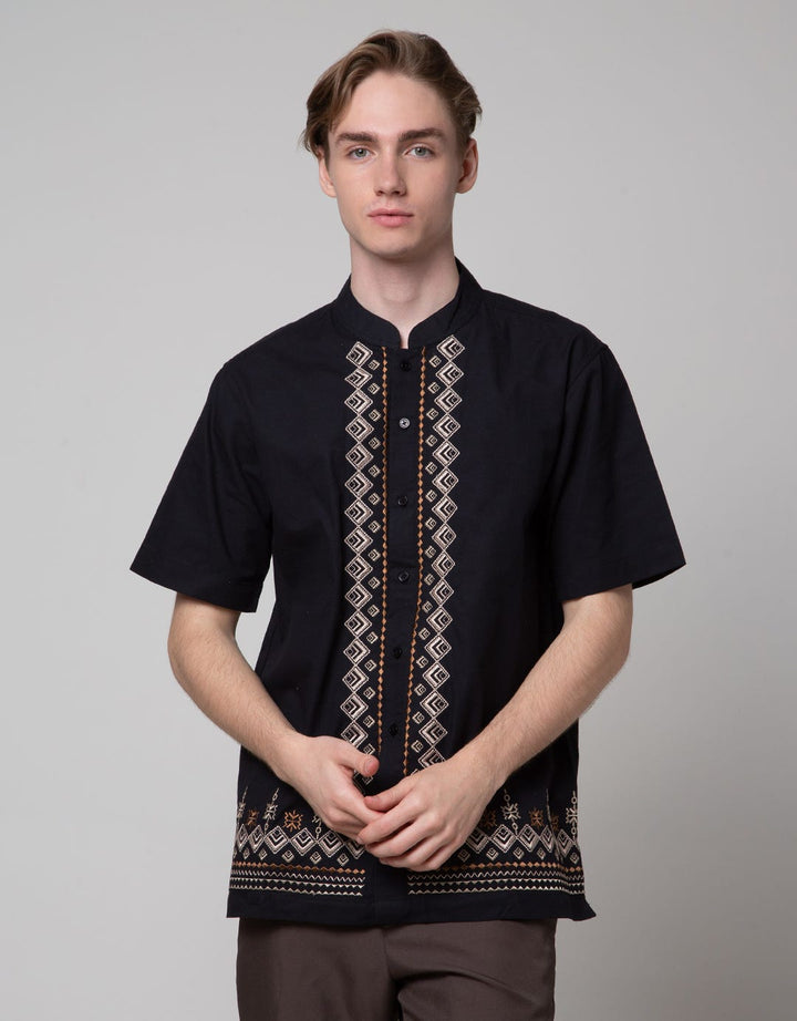 Intresse  Baju Koko Lengan Pendek Bernaise Pria