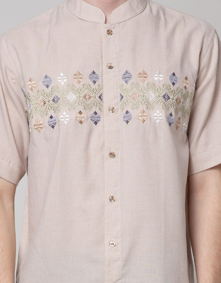 Intresse  Baju Koko Lengan Pendek Eburnean Pria