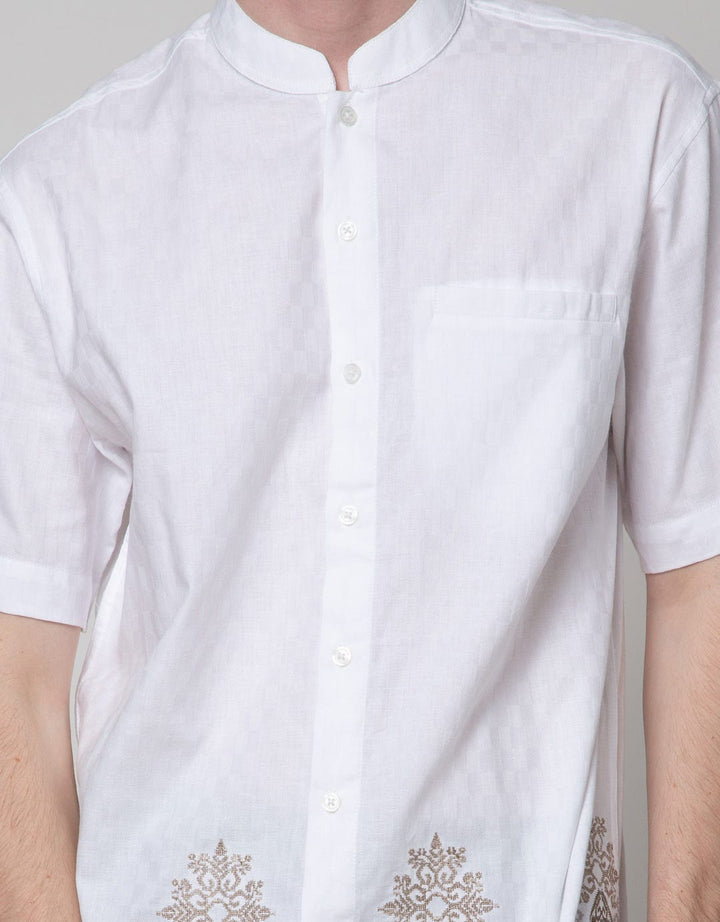 Intresse Carnation Buff Baju Koko Pria