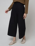 Details Long Pants Textured Fabric