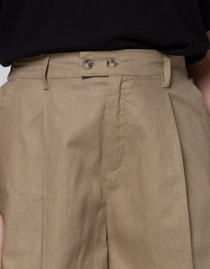 Details Short Pants Regular Fit With Button Opening