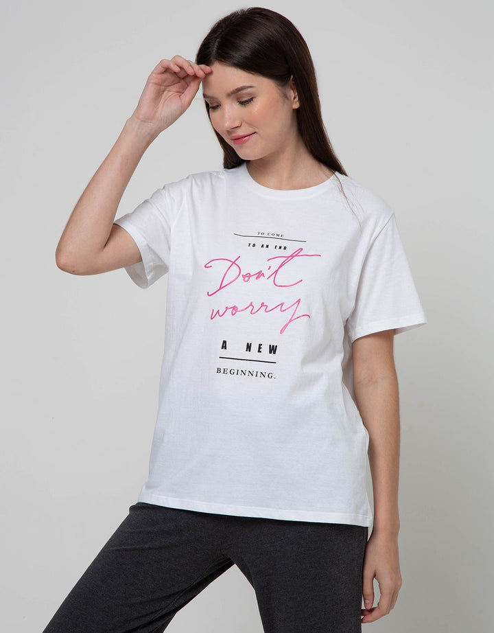 Details Don't Worry Kaos Wanita